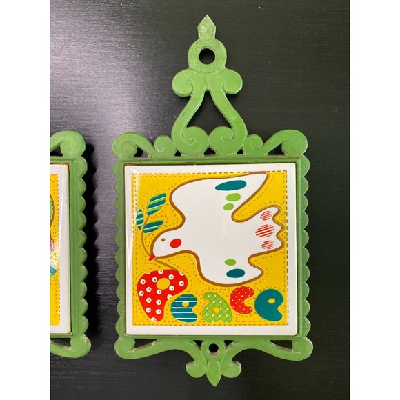 PRINCE TRIVET TILES - Set of 2 Vintage 70s Trivets Cast Iron Ceramic - Peace Joy - Picture 4 of 9